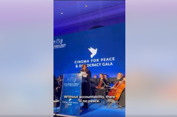 مخرجة تونسية ترفض تكريمها على ذات المنصة مع أحد جنرالات الاحتلال